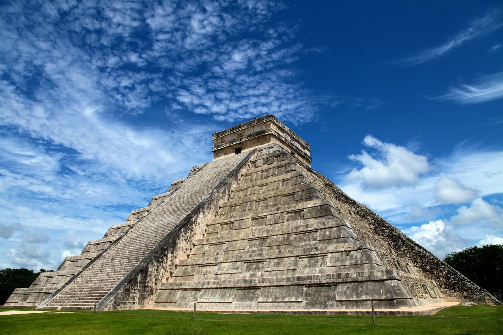 Pyramide des Kukulcán in Chichén Itzá auf der Halbinsel Yucatán